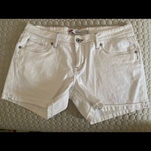 -Levi’s MIDI Shorts white size 11 Juniors